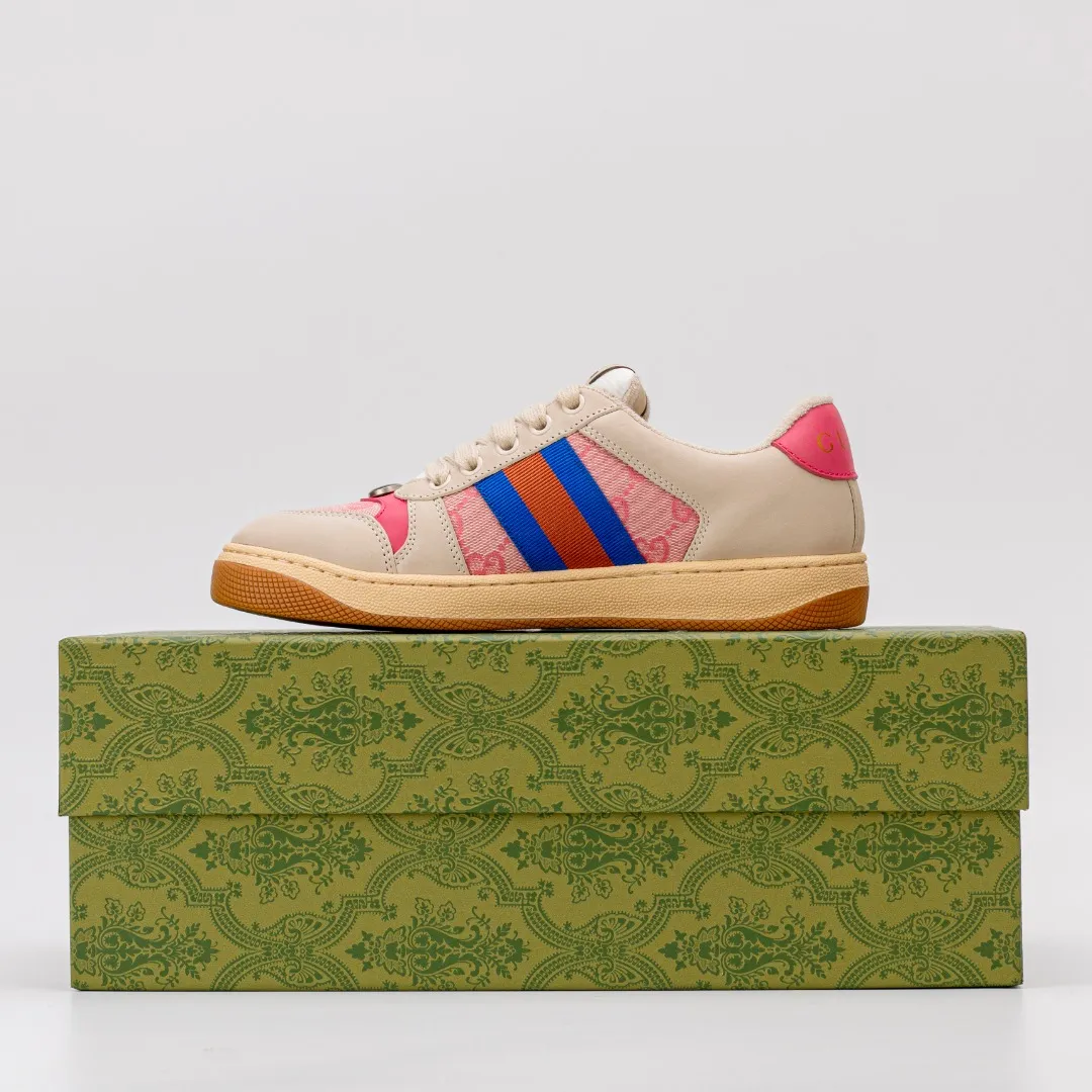 Factory price 580 [Higher version] GUCCI casual sports distressed small dirty shoes, polished cowhide fabric, hand-made distressed effect!  Original terry cloth, delicate, soft, comfortable and breathable. Privately molded steel-stamped two-color original TPU outsole (lower layer is wider, upper layer is narrower) to differentiate the wrong version of the outsole in the market. Fabric, material, outsole, detail comparison SIZE: 34-41, 38-45 regular size (women's 34, 41, men's 38, 45 customized, non-returnable and non-exchangeable) (women's colors and men's models need to be customized)